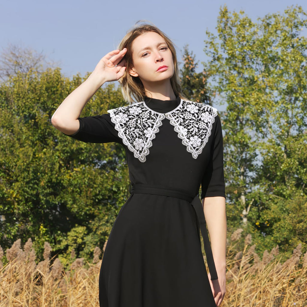 Elegant Lace Faux Collar for Women, Detachable White Floral Design, Perfect for Layering with Dresses and Shirts, Comfortable and Breathable, Ideal for Casual and Formal Occasions